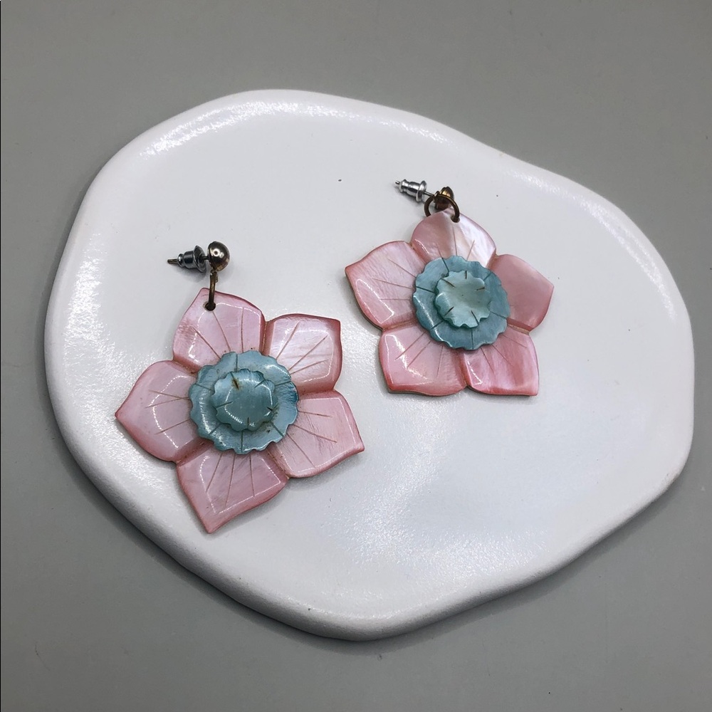Vintage MoP mother of pearl shell carved pink blue flower earrings statement.
